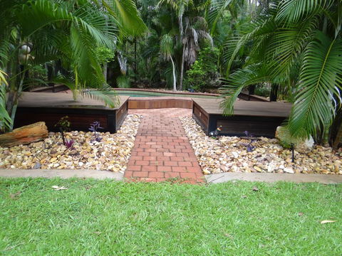 DARWIN'S SHADY ACRES RETREAT - Whitsundays Accommodation 10