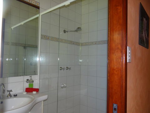 DARWIN'S SHADY ACRES RETREAT - Whitsundays Accommodation 40