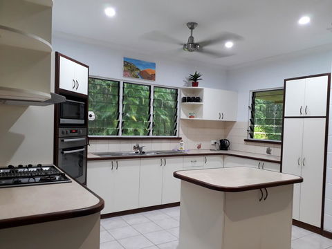 DARWIN'S SHADY ACRES RETREAT - Whitsundays Accommodation 23