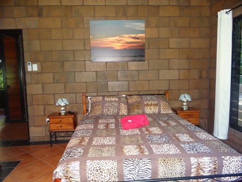 DARWIN'S SHADY ACRES RETREAT - Whitsundays Accommodation 37