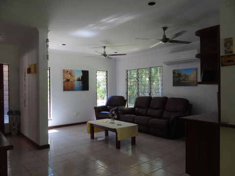 DARWIN'S SHADY ACRES RETREAT - Whitsundays Accommodation 21
