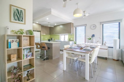 ZEN QUEST - The NOMADS PAD Near Nightcliff Markets & Sunset Foreshore - Whitsundays Accommodation 12
