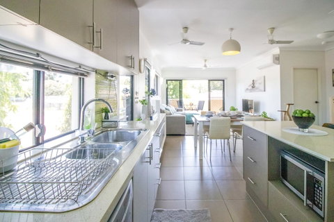 ZEN QUEST - The NOMADS PAD Near Nightcliff Markets & Sunset Foreshore - Whitsundays Accommodation 25
