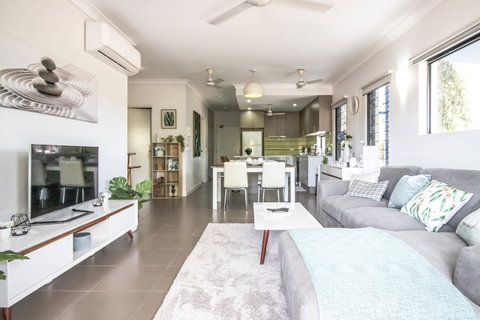ZEN QUEST - The NOMADS PAD Near Nightcliff Markets & Sunset Foreshore - Whitsundays Accommodation 1