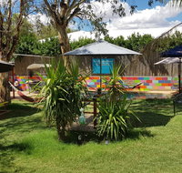 Alice's Secret Travellers Inn - Whitsundays Accommodation