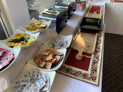 Winnellie Hotel Motel - Whitsundays Accommodation 4