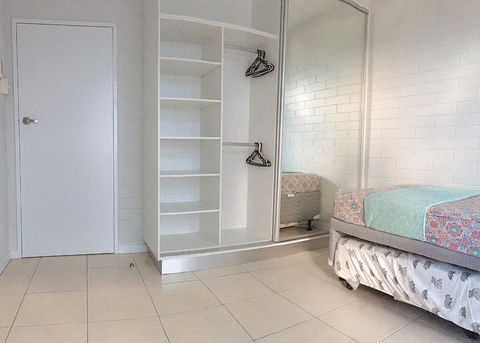 Cozy Room For A Great Stay In Darwin - Excellent Location - Whitsundays Accommodation 5