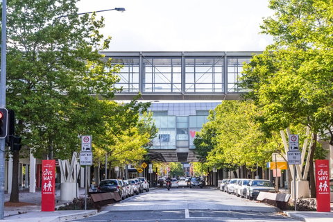 Highgate Executive Apartment City Walk Canberra - Whitsundays Accommodation 36
