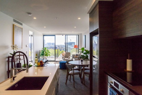 Highgate Executive Apartment City Walk Canberra - Whitsundays Accommodation 12