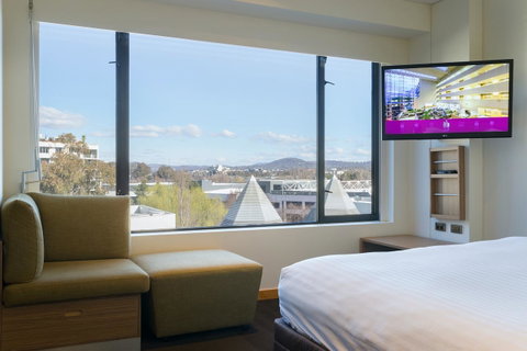 Crowne Plaza Canberra, An IHG Hotel - Whitsundays Accommodation 19