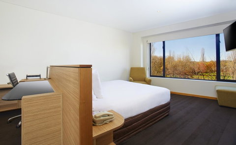 Crowne Plaza Canberra, An IHG Hotel - Whitsundays Accommodation 41
