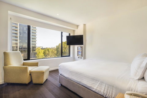 Crowne Plaza Canberra, An IHG Hotel - Whitsundays Accommodation 21