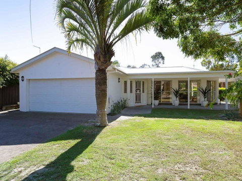 Bonito', 26 Bonito Street - Pet Friendly Housewith Aircon - Whitsundays Accommodation 0
