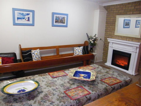 Boomers Guest House Hamilton - Whitsundays Accommodation 0