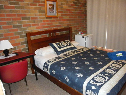 Boomers Guest House Hamilton - Whitsundays Accommodation 3