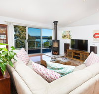 Booti Booti Lakehouse - Whitsundays Accommodation