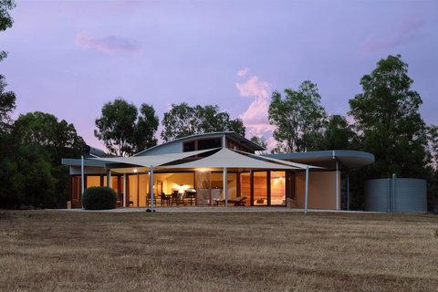 Boroka Downs - Whitsundays Accommodation 0