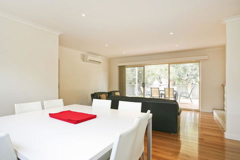 Boston Beach House 46 - Whitsundays Accommodation 3