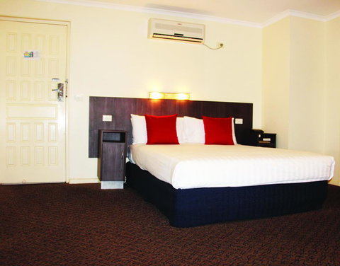 Boulevard Motor Inn - Whitsundays Accommodation 2