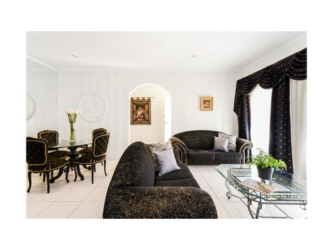 Boutique Stays - Brighton Rose - Whitsundays Accommodation 1