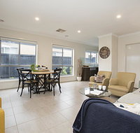 BOUTIQUE STAYS - Gumflower - Whitsundays Accommodation