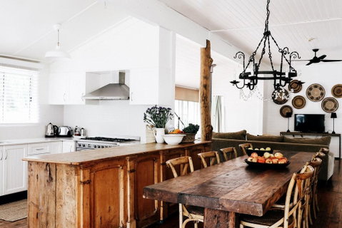 Braebrook - Stunning Farm House! - Whitsundays Accommodation 3