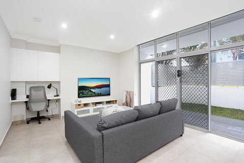 Brand New 2 Bedroom Apartment For 7 People - Whitsundays Accommodation 0