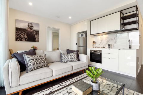 Brand New Apartment With Balcony, Gym And Sauna - Whitsundays Accommodation 1