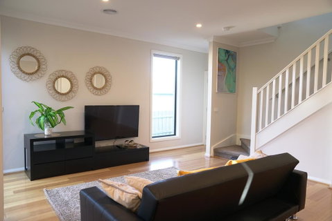 Brand New House Near Box Hill - Whitsundays Accommodation 2