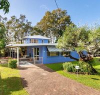 Bribie Beach House Waterfront directly across the road - Solander Esp Banksia Beach - Whitsundays Accommodation