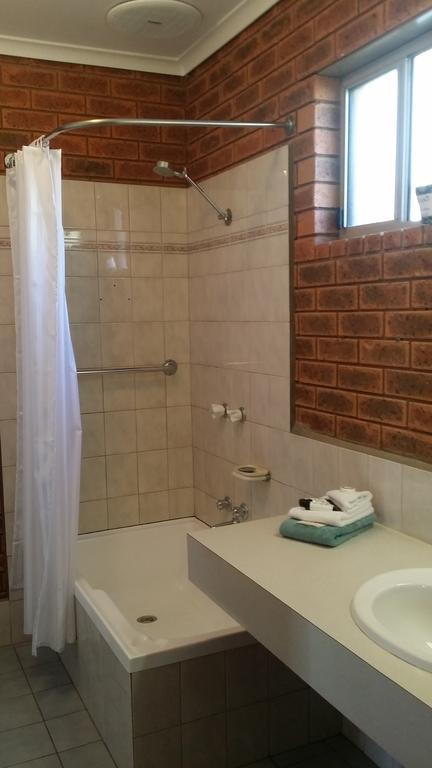 Bridge Motor Inn Tocumwal - Whitsundays Accommodation 1