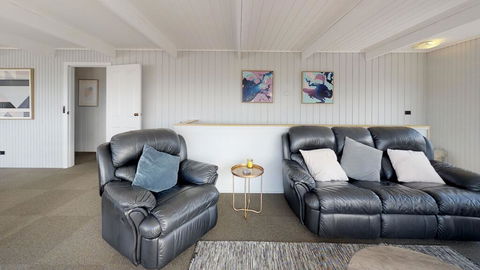 Bridport Holiday House - Whitsundays Accommodation 2