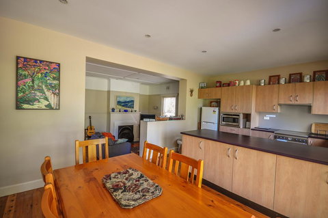 Brigalow Cottage - Whitsundays Accommodation 3