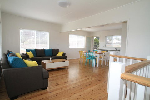 Bright And Breezy - Whitsundays Accommodation 0