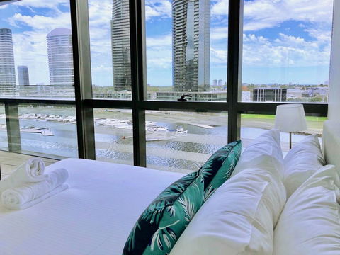Brilliant Victoria Harbour Waterfront LVII - Whitsundays Accommodation 3