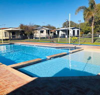 Broadwater Beach Cottage with WiFi - Whitsundays Accommodation