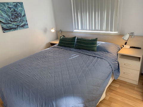 Broadwater Beach Cottage With WiFi - Whitsundays Accommodation 1