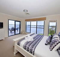 Brookwater- Waterfront on Lake Mulwala - Whitsundays Accommodation