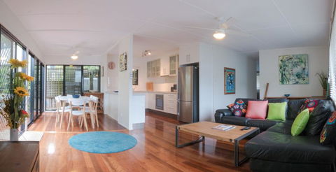 Bryce Street 30, - Ultimate Beach Shack - Whitsundays Accommodation 2