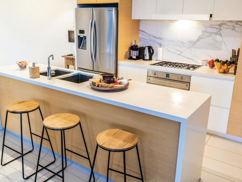 Burleigh Beach 2 Bedroom Apartment - Whitsundays Accommodation 3