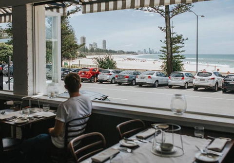 Burleigh Luxe - Whitsundays Accommodation 2