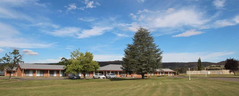Bushman's Motor Inn - Whitsundays Accommodation 0