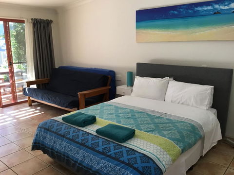 Byron Beach House - Whitsundays Accommodation 1