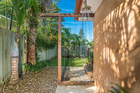 Byron Beachside Bungalow - Whitsundays Accommodation 2