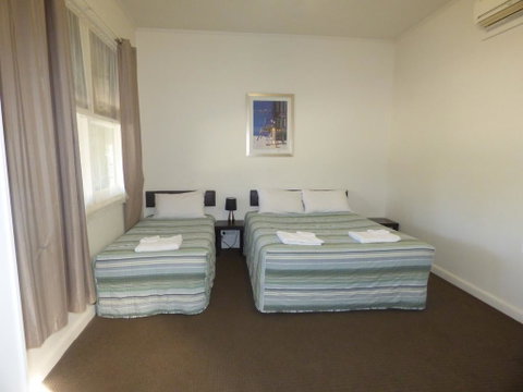 Calder Family Motel - Whitsundays Accommodation 3