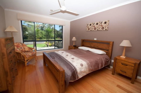 Cambroe - Whitsundays Accommodation 2
