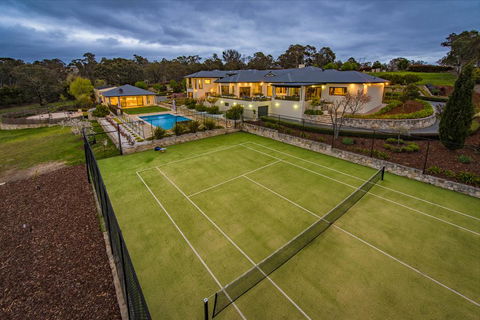 Canberra Luxury Estate - Whitsundays Accommodation 3
