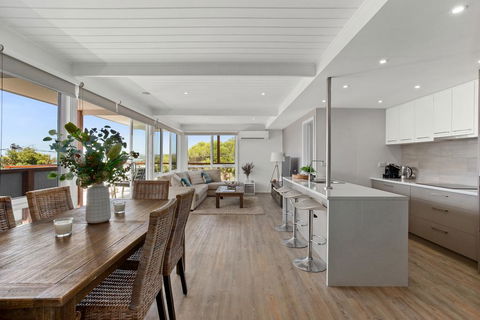 Cape Views - Whitsundays Accommodation 1