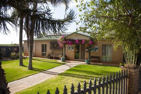 Capricorn Holiday Park - Whitsundays Accommodation 0
