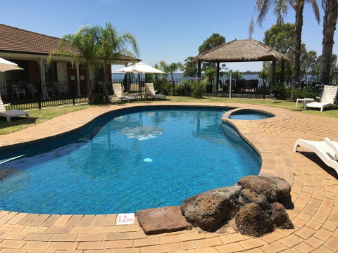 Capricorn Motor Inn - Whitsundays Accommodation 0